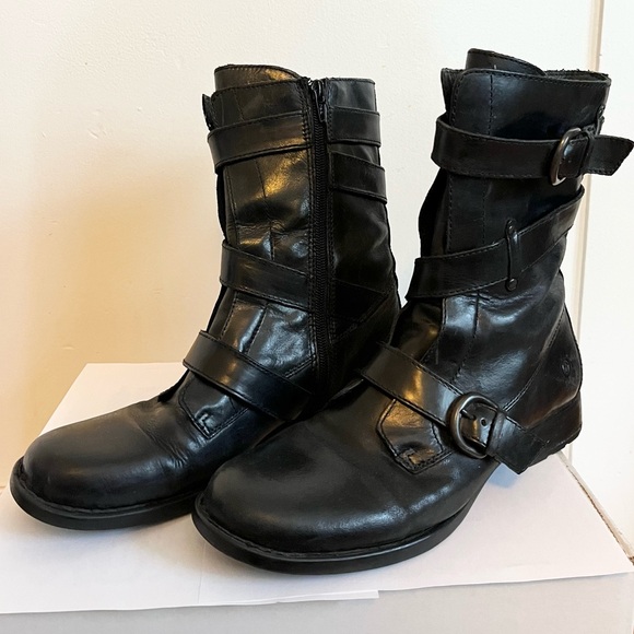 Born Alamo’s Black Leather Ankle Boots - Picture 1 of 7